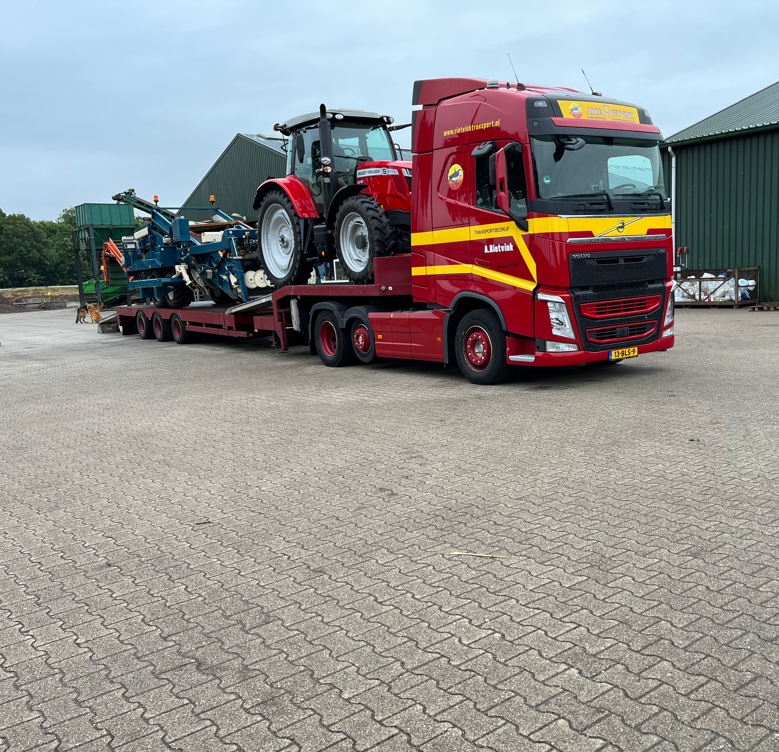 Rietvink transport semi dieplader transport julianadorp